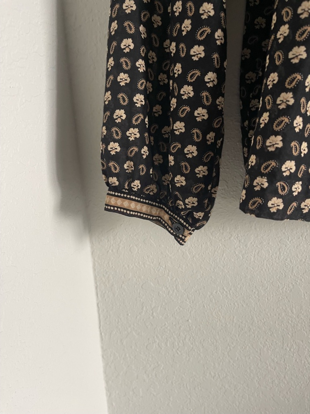 Doen Black with Cream Accents Tie-Neck Peasant Blouse - Picture 12 of 14